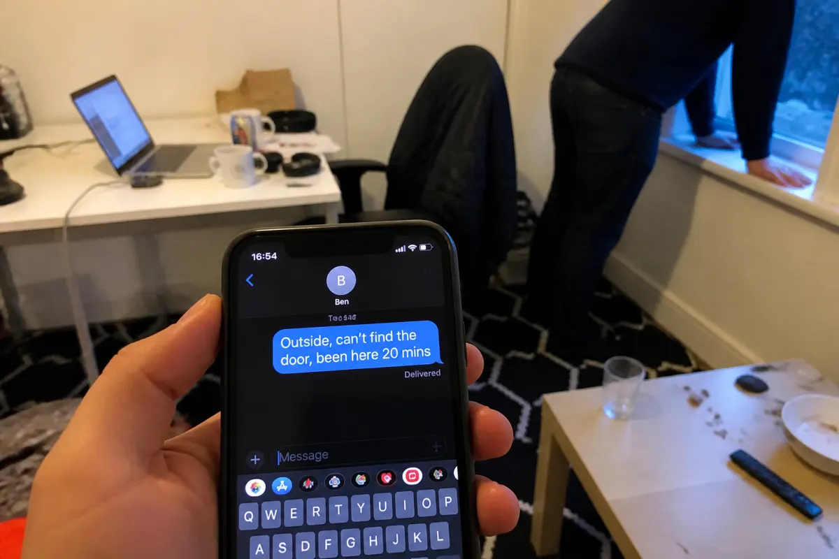 The delivery-driver text