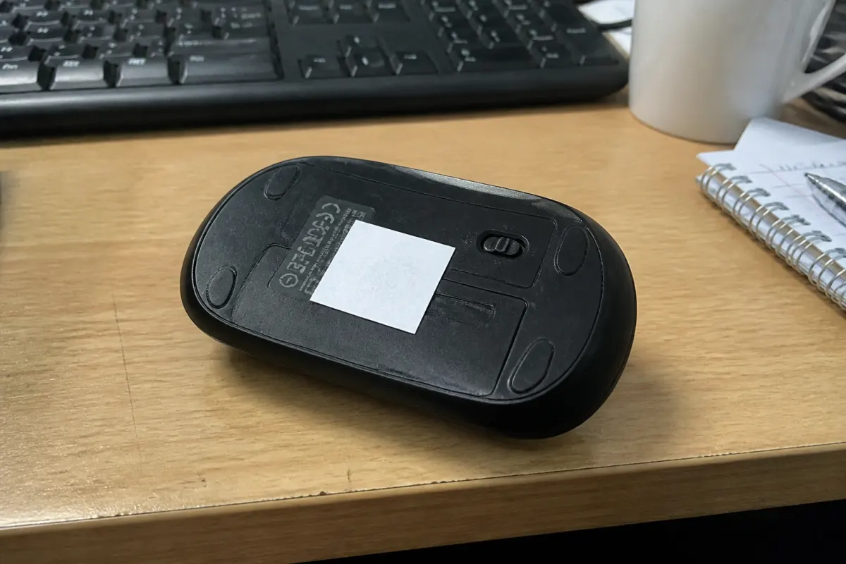 Mouse sticky note