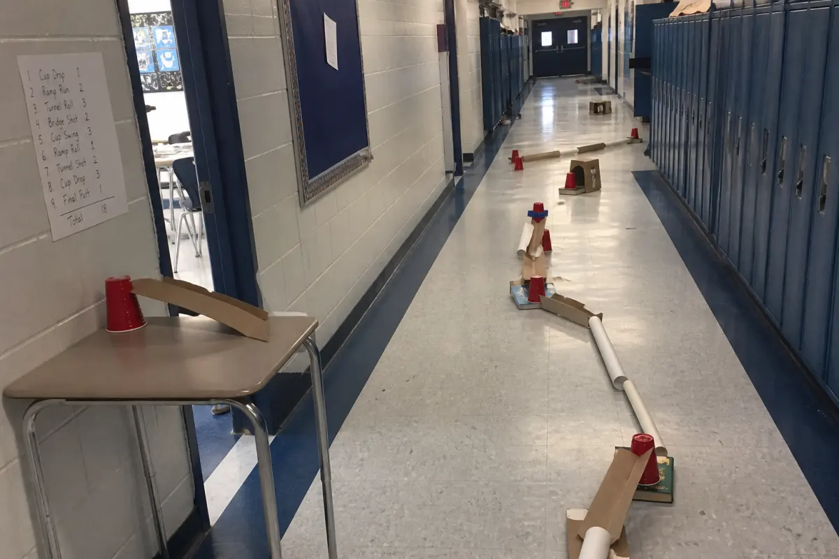 Corridor mini golf
